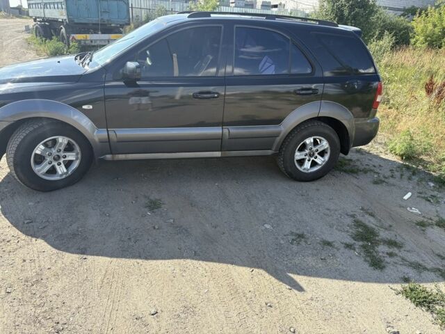 Черный Киа Соренто, объемом двигателя 2.5 л и пробегом 330 тыс. км за 3722 $, фото 1 на Automoto.ua