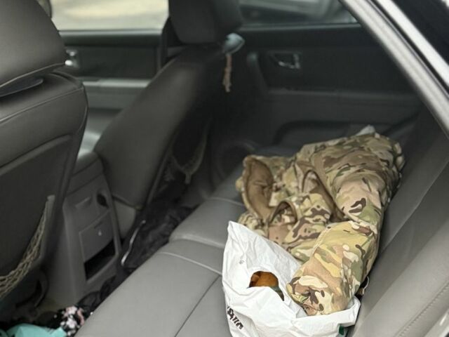 Чорний Кіа Соренто, об'ємом двигуна 0 л та пробігом 320 тис. км за 3600 $, фото 13 на Automoto.ua