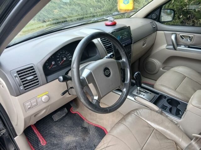 Черный Киа Соренто, объемом двигателя 0 л и пробегом 200 тыс. км за 4700 $, фото 14 на Automoto.ua