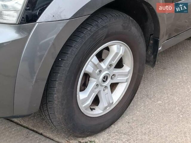 Чорний Кіа Соренто, об'ємом двигуна 2.4 л та пробігом 300 тис. км за 6480 $, фото 3 на Automoto.ua