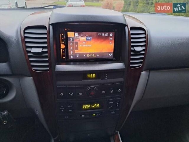 Чорний Кіа Соренто, об'ємом двигуна 3.5 л та пробігом 235 тис. км за 5950 $, фото 10 на Automoto.ua