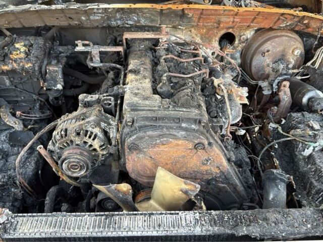 Черный Киа Соренто, объемом двигателя 2.5 л и пробегом 100 тыс. км за 1100 $, фото 3 на Automoto.ua