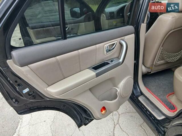 Черный Киа Соренто, объемом двигателя 2.5 л и пробегом 400 тыс. км за 4200 $, фото 9 на Automoto.ua