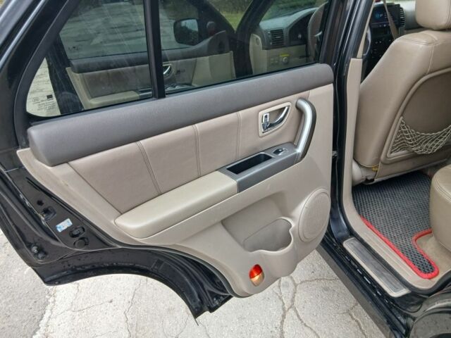 Черный Киа Соренто, объемом двигателя 0 л и пробегом 200 тыс. км за 4200 $, фото 8 на Automoto.ua