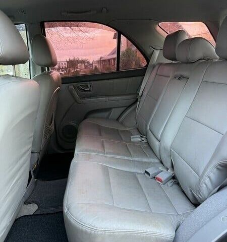 Черный Киа Соренто, объемом двигателя 2.5 л и пробегом 253 тыс. км за 2700 $, фото 5 на Automoto.ua