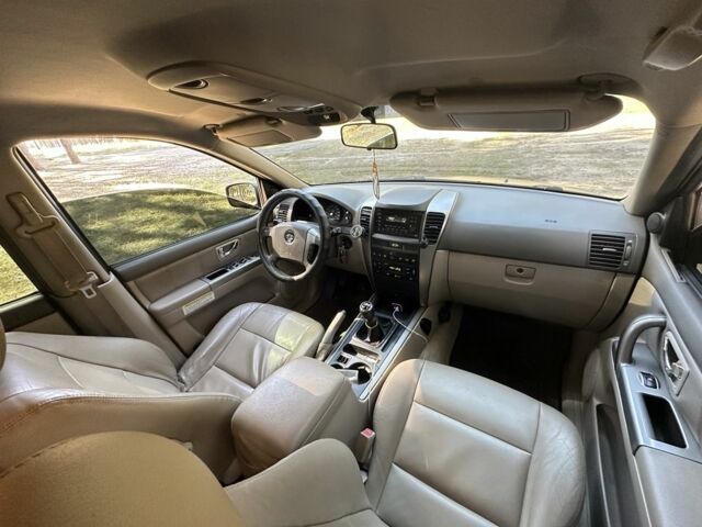 Чорний Кіа Соренто, об'ємом двигуна 2.5 л та пробігом 245 тис. км за 4900 $, фото 4 на Automoto.ua