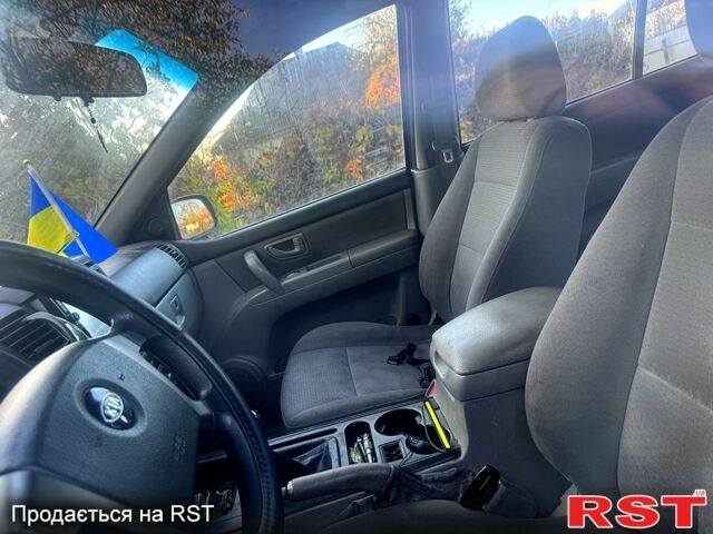 Чорний Кіа Соренто, об'ємом двигуна 2.5 л та пробігом 270 тис. км за 2750 $, фото 4 на Automoto.ua