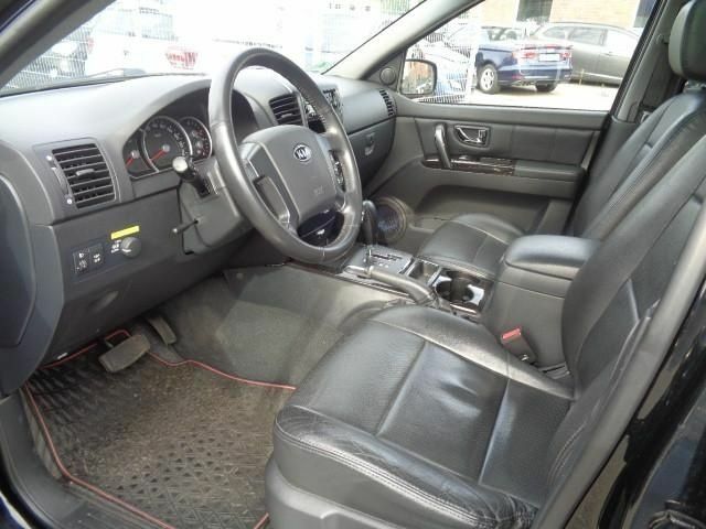 Черный Киа Соренто, объемом двигателя 2.2 л и пробегом 235 тыс. км за 2381 $, фото 4 на Automoto.ua