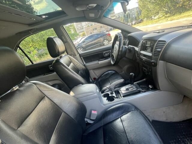 Кіа Соренто 2006 у Синельниковом на Automoto.ua Чорний Кіа Соренто, об'ємом двигуна 2.5 л та пробігом 265 тис. км за 4195 $, фото 4 на Automoto.ua