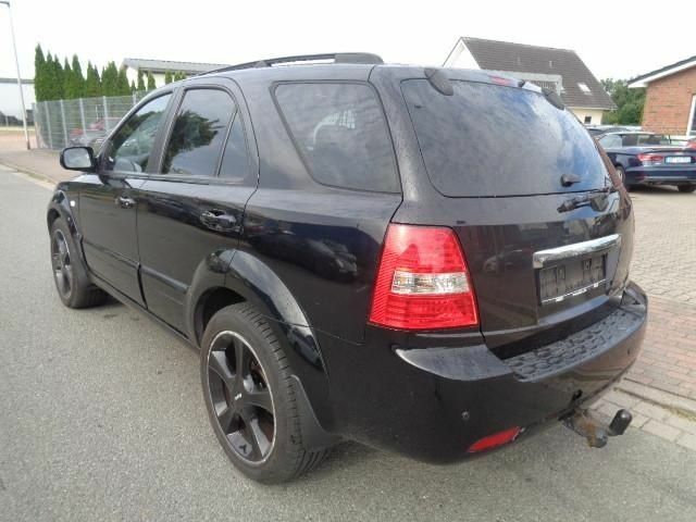 Черный Киа Соренто, объемом двигателя 2.2 л и пробегом 235 тыс. км за 2381 $, фото 3 на Automoto.ua