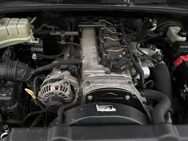 Черный Киа Соренто, объемом двигателя 2.5 л и пробегом 280 тыс. км за 4300 $, фото 7 на Automoto.ua