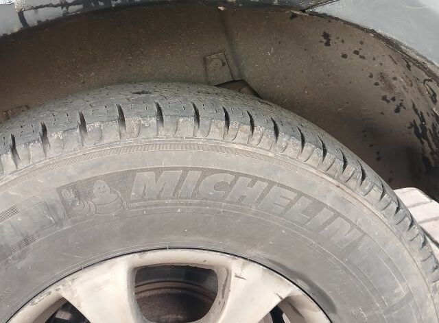 Чорний Кіа Соренто, об'ємом двигуна 0 л та пробігом 220 тис. км за 3600 $, фото 3 на Automoto.ua