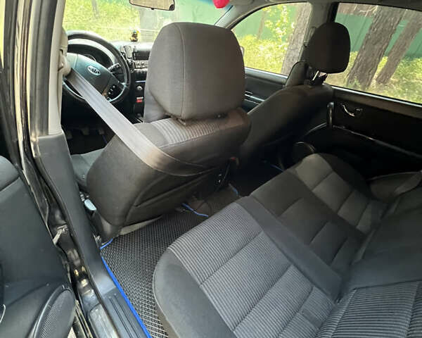 Черный Киа Соренто, объемом двигателя 0 л и пробегом 275 тыс. км за 4000 $, фото 7 на Automoto.ua