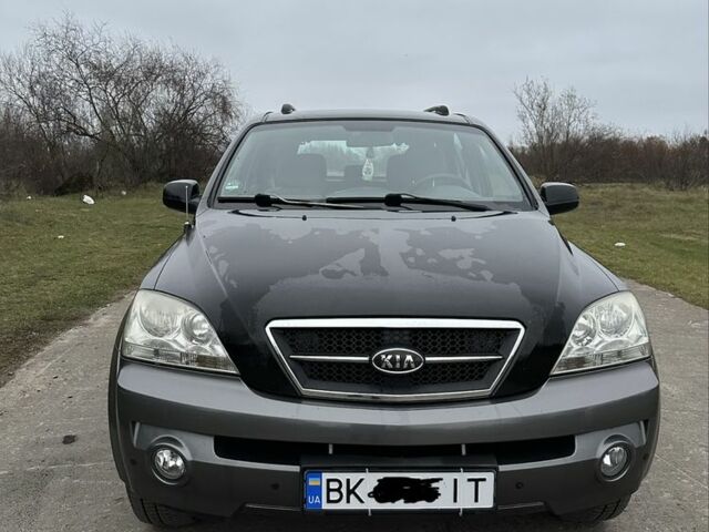 Черный Киа Соренто, объемом двигателя 2.5 л и пробегом 280 тыс. км за 4300 $, фото 1 на Automoto.ua