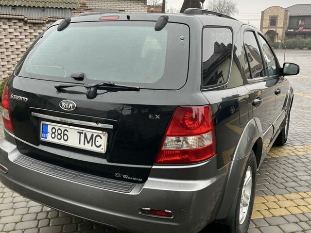 Черный Киа Соренто, объемом двигателя 2.5 л и пробегом 250 тыс. км за 4750 $, фото 3 на Automoto.ua