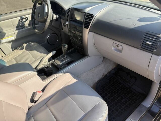 Черный Киа Соренто, объемом двигателя 2.5 л и пробегом 330 тыс. км за 3722 $, фото 8 на Automoto.ua