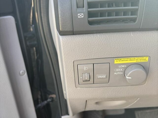 Черный Киа Соренто, объемом двигателя 2.5 л и пробегом 330 тыс. км за 3722 $, фото 12 на Automoto.ua