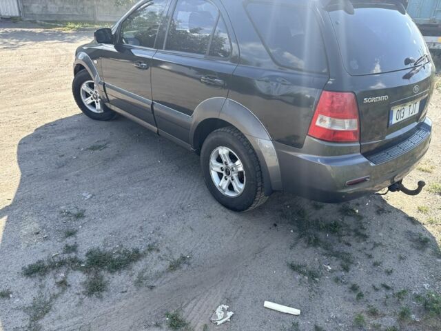 Черный Киа Соренто, объемом двигателя 2.5 л и пробегом 330 тыс. км за 3722 $, фото 4 на Automoto.ua