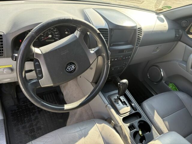 Черный Киа Соренто, объемом двигателя 2.5 л и пробегом 330 тыс. км за 3722 $, фото 6 на Automoto.ua