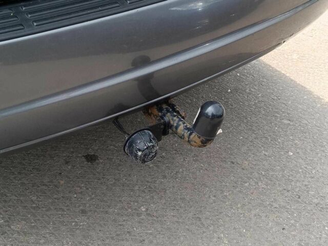 Черный Киа Соренто, объемом двигателя 2.4 л и пробегом 300 тыс. км за 6490 $, фото 6 на Automoto.ua