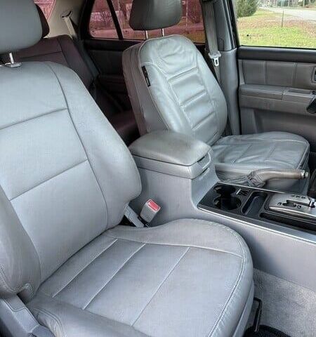 Черный Киа Соренто, объемом двигателя 2.5 л и пробегом 253 тыс. км за 2700 $, фото 4 на Automoto.ua