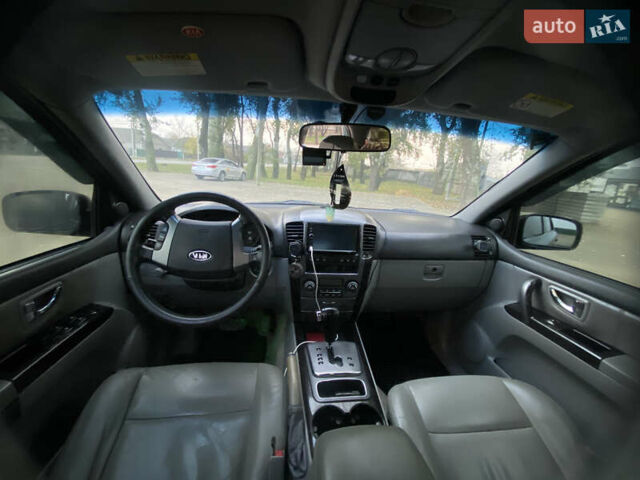 Черный Киа Соренто, объемом двигателя 2.5 л и пробегом 130 тыс. км за 8500 $, фото 8 на Automoto.ua