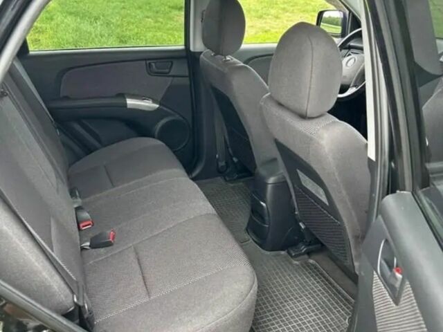 Черный Киа Соренто, объемом двигателя 2.5 л и пробегом 283 тыс. км за 2774 $, фото 5 на Automoto.ua