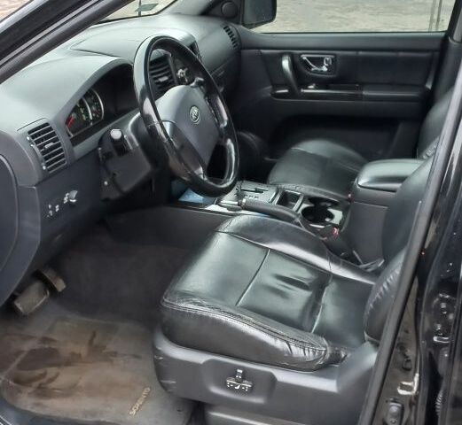 Чорний Кіа Соренто, об'ємом двигуна 2.5 л та пробігом 267 тис. км за 5200 $, фото 6 на Automoto.ua