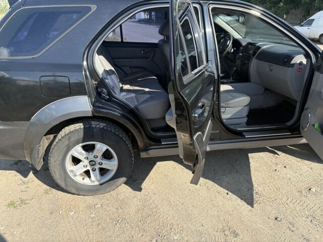 Черный Киа Соренто, объемом двигателя 2.5 л и пробегом 330 тыс. км за 3722 $, фото 9 на Automoto.ua