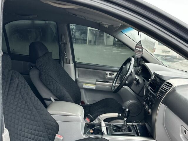 Чорний Кіа Соренто, об'ємом двигуна 2.5 л та пробігом 280 тис. км за 3650 $, фото 7 на Automoto.ua