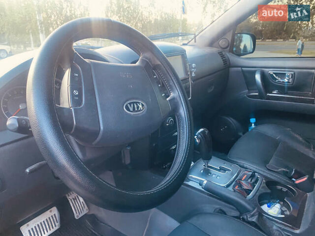 Черный Киа Соренто, объемом двигателя 2.5 л и пробегом 119 тыс. км за 8800 $, фото 4 на Automoto.ua