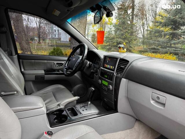 Чорний Кіа Соренто, об'ємом двигуна 2.5 л та пробігом 226 тис. км за 8490 $, фото 30 на Automoto.ua