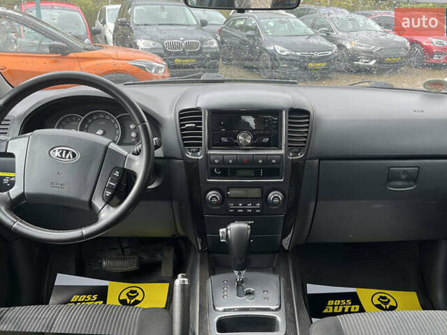 Чорний Кіа Соренто, об'ємом двигуна 2.5 л та пробігом 240 тис. км за 8999 $, фото 14 на Automoto.ua
