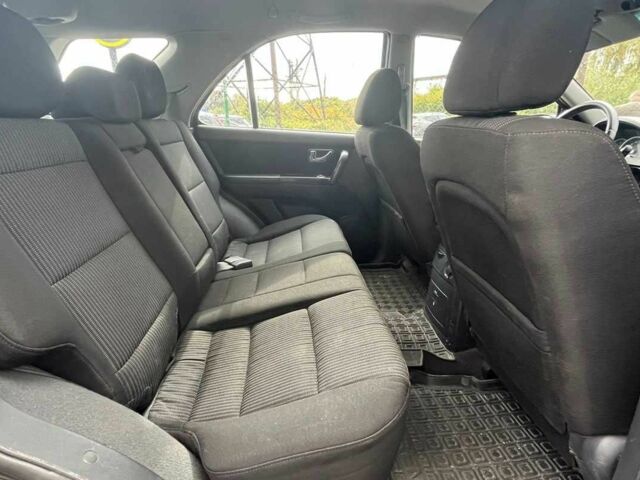 Черный Киа Соренто, объемом двигателя 2.5 л и пробегом 240 тыс. км за 8999 $, фото 20 на Automoto.ua