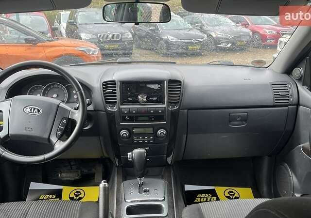 Чорний Кіа Соренто, об'ємом двигуна 2.5 л та пробігом 240 тис. км за 8999 $, фото 8 на Automoto.ua