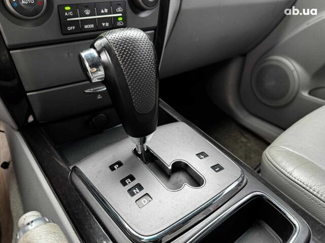 Чорний Кіа Соренто, об'ємом двигуна 2.5 л та пробігом 226 тис. км за 8490 $, фото 21 на Automoto.ua