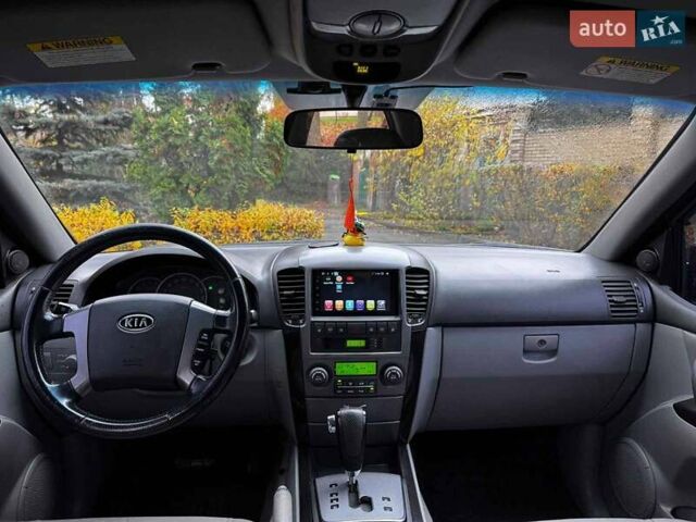 Чорний Кіа Соренто, об'ємом двигуна 2.5 л та пробігом 226 тис. км за 8490 $, фото 26 на Automoto.ua