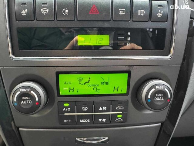 Чорний Кіа Соренто, об'ємом двигуна 2.5 л та пробігом 226 тис. км за 8490 $, фото 20 на Automoto.ua