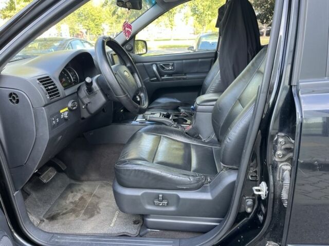 Чорний Кіа Соренто, об'ємом двигуна 2.5 л та пробігом 300 тис. км за 4800 $, фото 9 на Automoto.ua