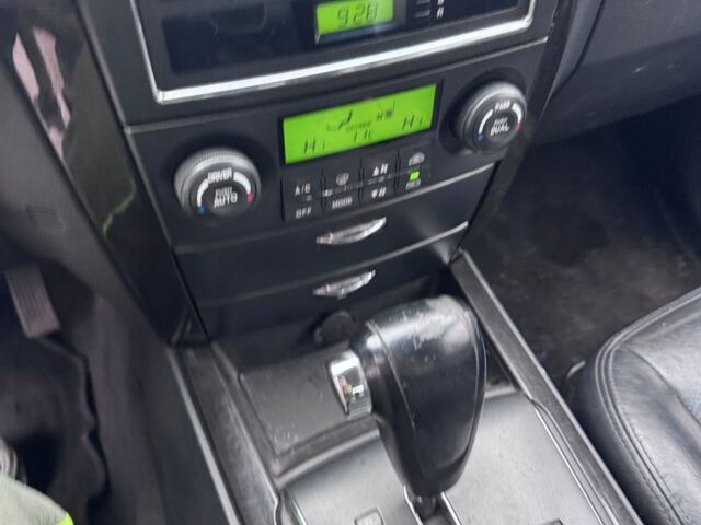 Чорний Кіа Соренто, об'ємом двигуна 2.5 л та пробігом 313 тис. км за 4600 $, фото 7 на Automoto.ua