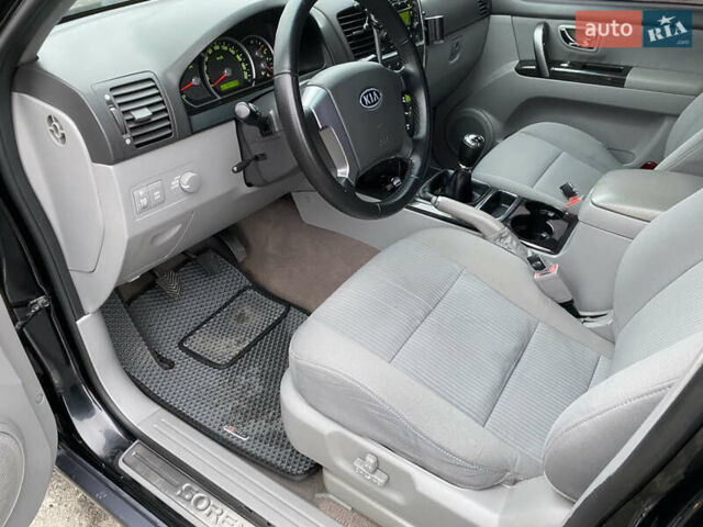 Чорний Кіа Соренто, об'ємом двигуна 2.5 л та пробігом 320 тис. км за 8299 $, фото 8 на Automoto.ua