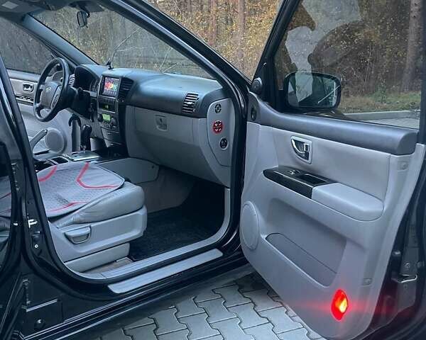 Черный Киа Соренто, объемом двигателя 2.5 л и пробегом 250 тыс. км за 8200 $, фото 17 на Automoto.ua
