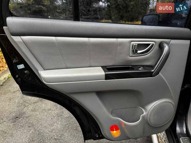 Чорний Кіа Соренто, об'ємом двигуна 2.5 л та пробігом 226 тис. км за 8490 $, фото 24 на Automoto.ua