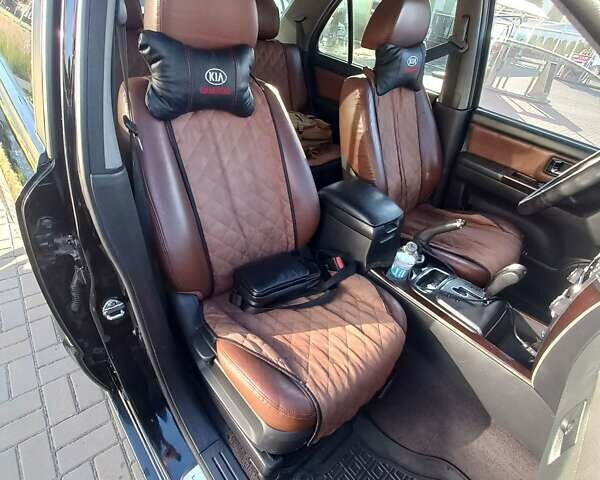 Чорний Кіа Соренто, об'ємом двигуна 2.5 л та пробігом 310 тис. км за 9000 $, фото 4 на Automoto.ua
