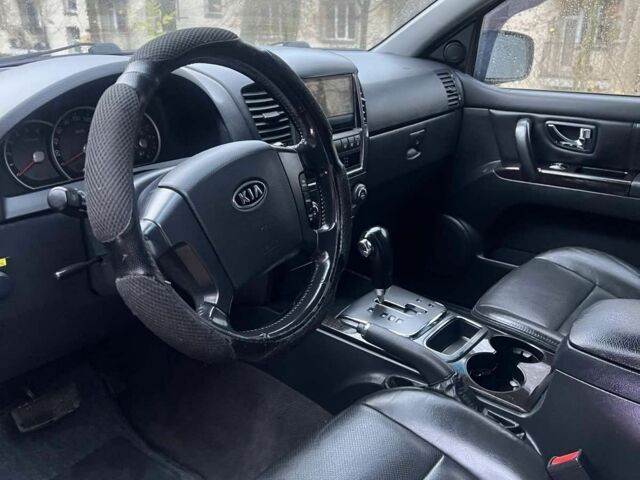 Черный Киа Соренто, объемом двигателя 2.5 л и пробегом 230 тыс. км за 4900 $, фото 5 на Automoto.ua