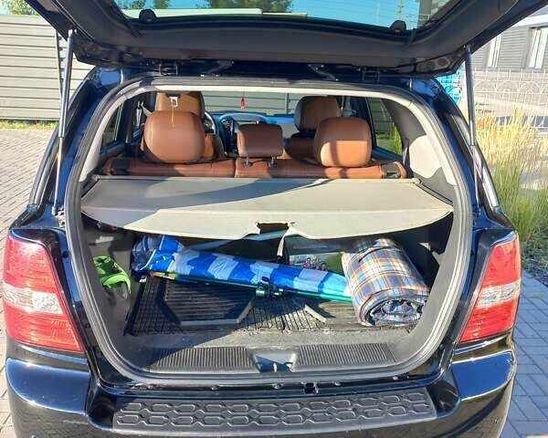 Чорний Кіа Соренто, об'ємом двигуна 2.5 л та пробігом 310 тис. км за 9000 $, фото 7 на Automoto.ua