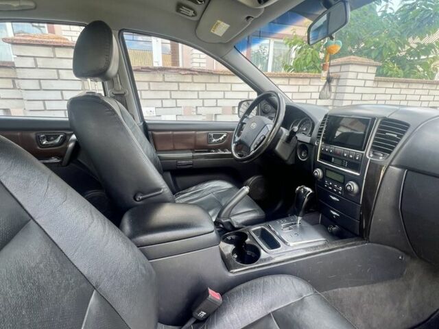 Черный Киа Соренто, объемом двигателя 2.5 л и пробегом 280 тыс. км за 4499 $, фото 9 на Automoto.ua