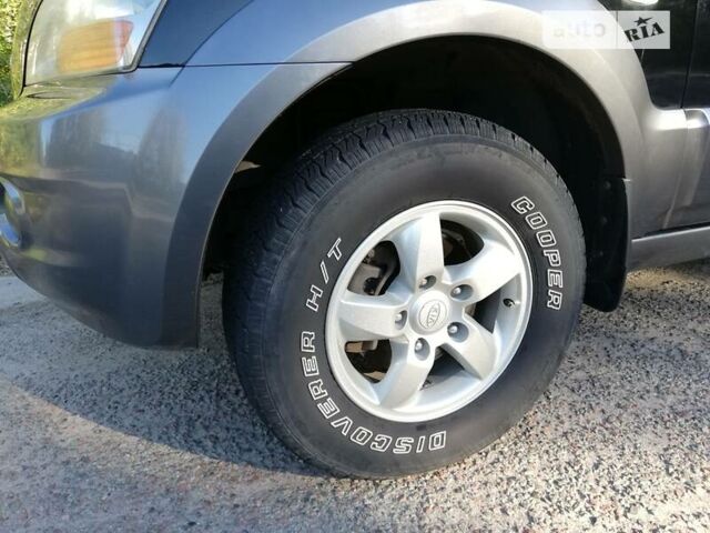 Чорний Кіа Соренто, об'ємом двигуна 2.5 л та пробігом 160 тис. км за 9500 $, фото 2 на Automoto.ua