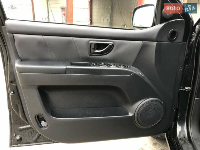 Черный Киа Соренто, объемом двигателя 3.34 л и пробегом 285 тыс. км за 7700 $, фото 12 на Automoto.ua