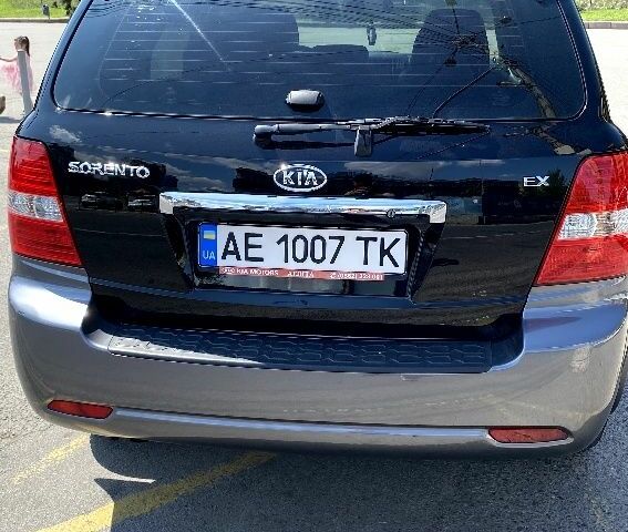 Черный Киа Соренто, объемом двигателя 2.5 л и пробегом 120 тыс. км за 10000 $, фото 4 на Automoto.ua